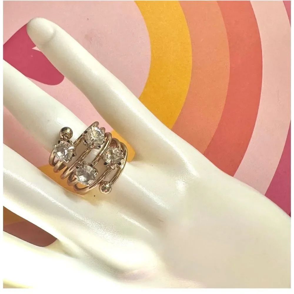 Gold tone rhinestone cocktail ring